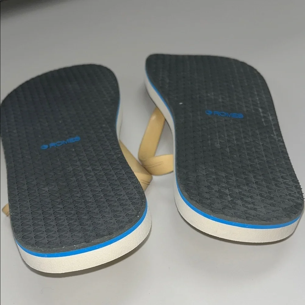 Romes NWT Beige and Blue Men's Flip-Flops Size 13